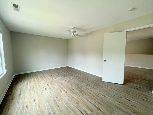 Building Photo - 30003 Westfield Dr