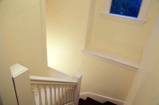 Stairway - 55 Hamilton Pl