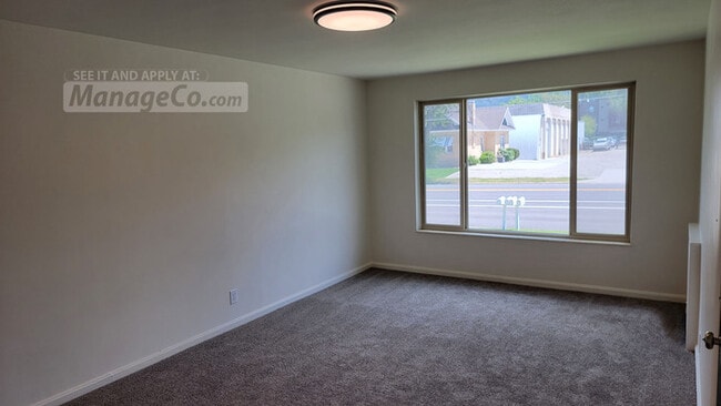 Building Photo - Large Bountiful 2 Bed with Garage