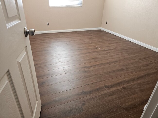 Building Photo - Wonderful Paseo Del Sol 5 Bedroom Home