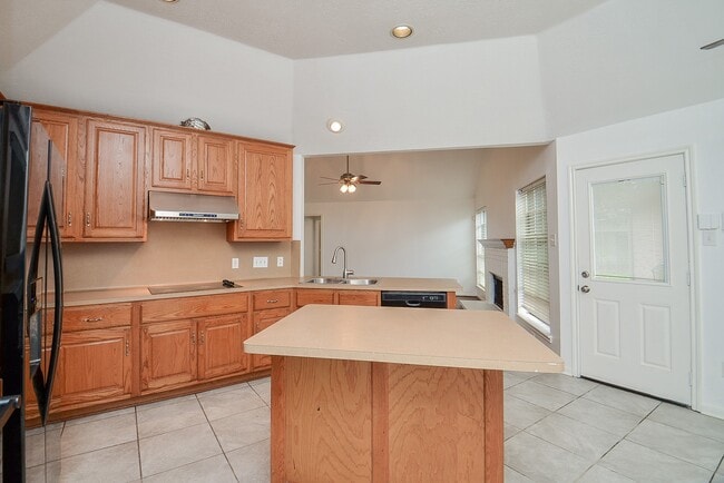 Building Photo - 1631 Berkoff Dr