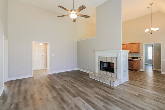 Building Photo - 705 Riata Ct