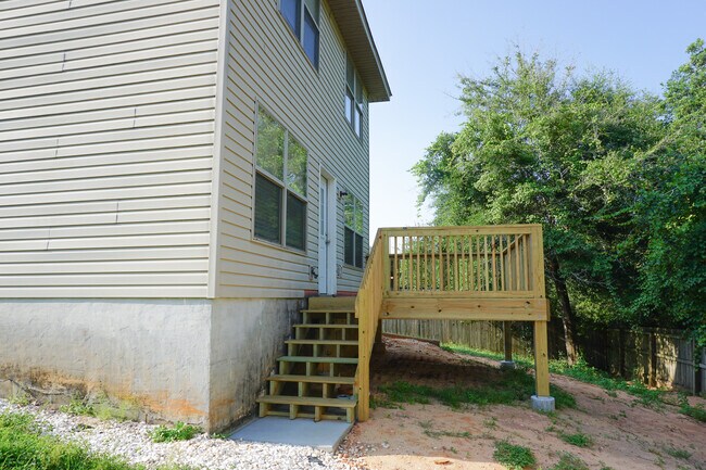 Building Photo - 127 Bronze Cir