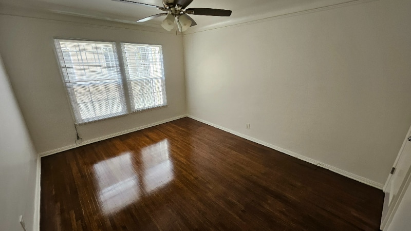 Building Photo - 118 N Gale Dr
