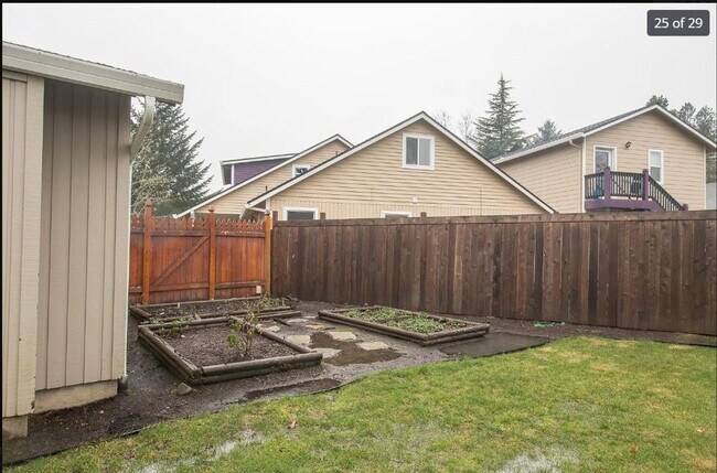 Building Photo - Charming 3-Bedroom Home with Vaulted Ceili...