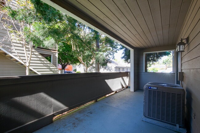 Building Photo - 1083 Shadowridge Dr