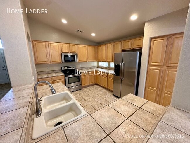 Building Photo - 1100 E Nunneley Rd