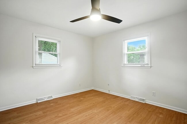 Building Photo - 1404 Elder Ave