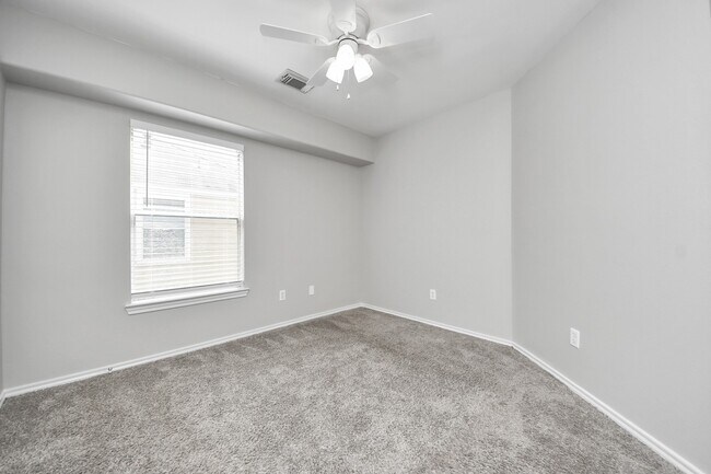 Building Photo - 16850 Brooktondale Ct