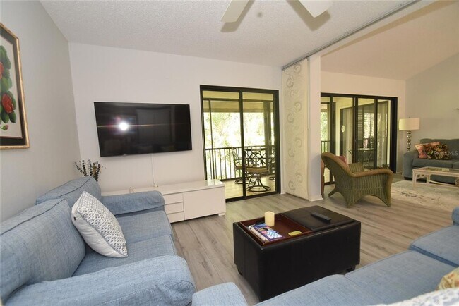 Building Photo - 1657 Brookhouse Cir