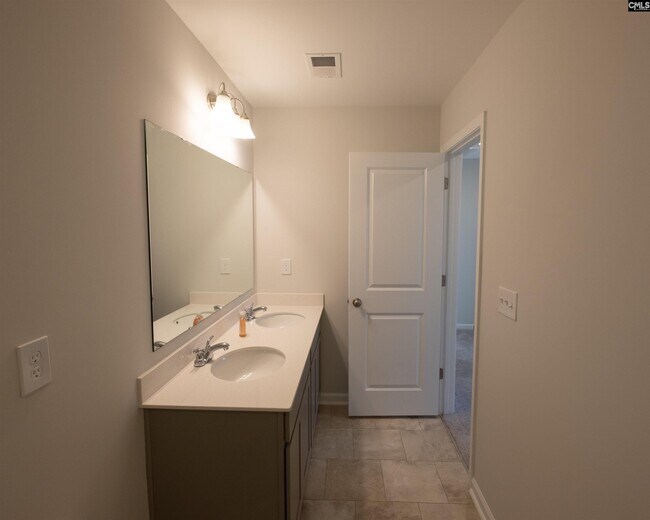 Building Photo - 925 S Desert Orch Ln