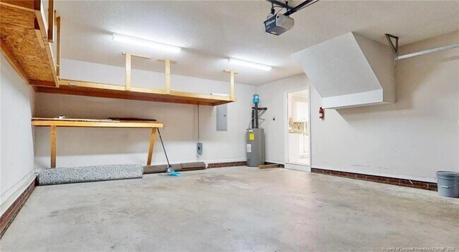 Building Photo - 10 Valley View Ct