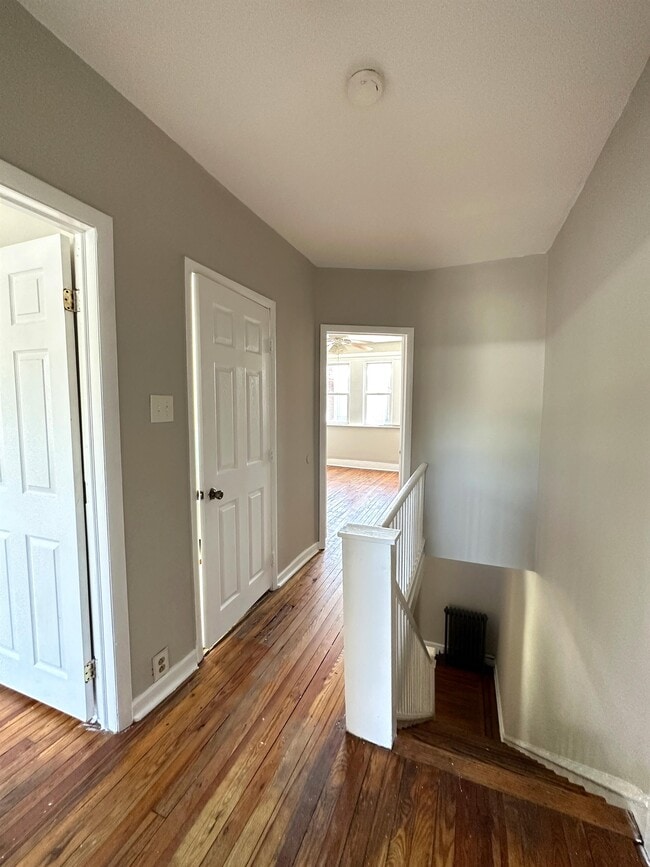 Building Photo - 1422 S Patton St