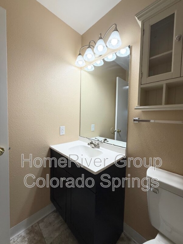 Building Photo - 6590 Delmonico Dr