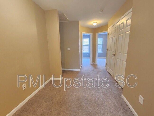 Building Photo - 65 Greensboro Ct