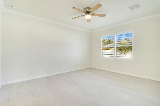 Building Photo - 1455 SW Bartell Ave