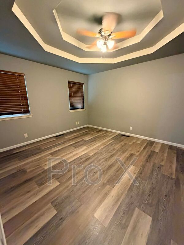 Building Photo - 2430 E Manitou St