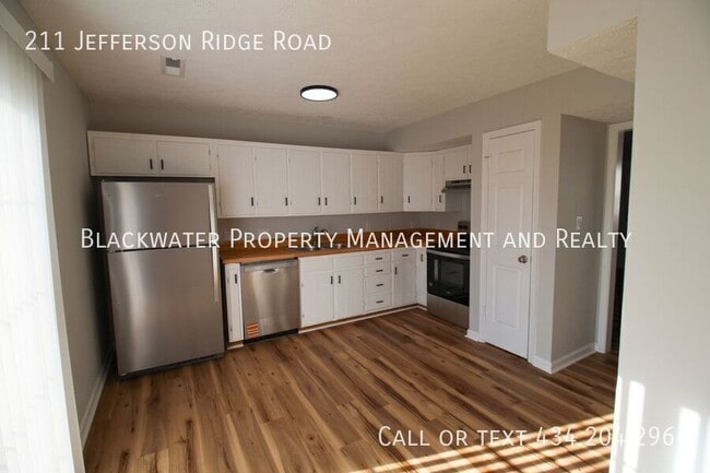 Building Photo - 211 Jefferson Ridge Rd