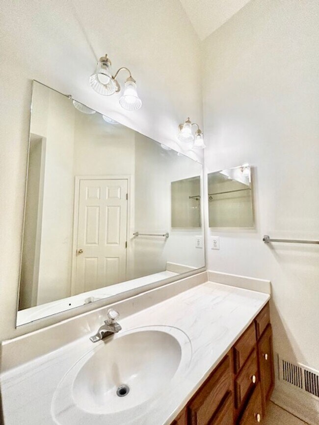 Building Photo - 7503 Westmore Dr