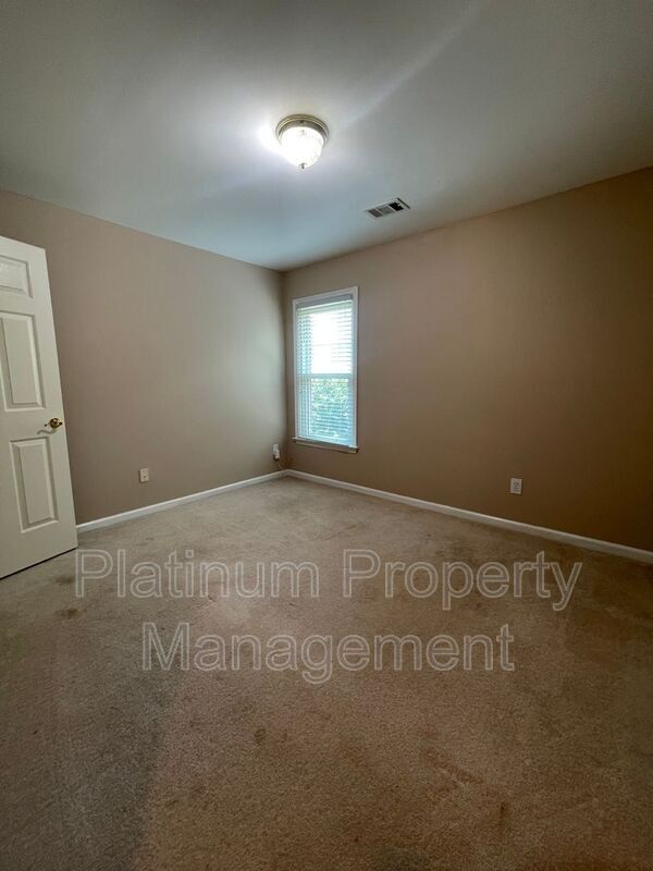 Building Photo - 4916 Durley Ln SE