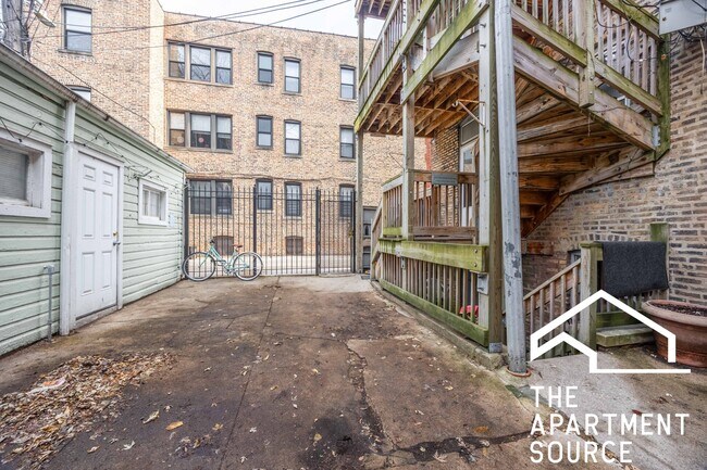 Building Photo - 3605 N Damen Ave