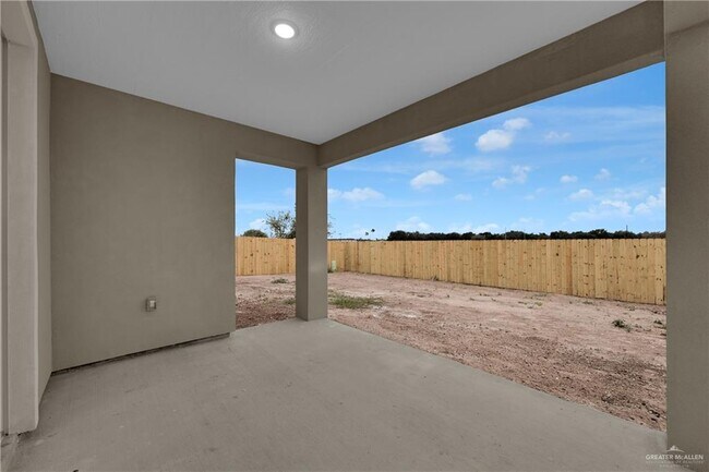 Building Photo - 25 Nerine Ave