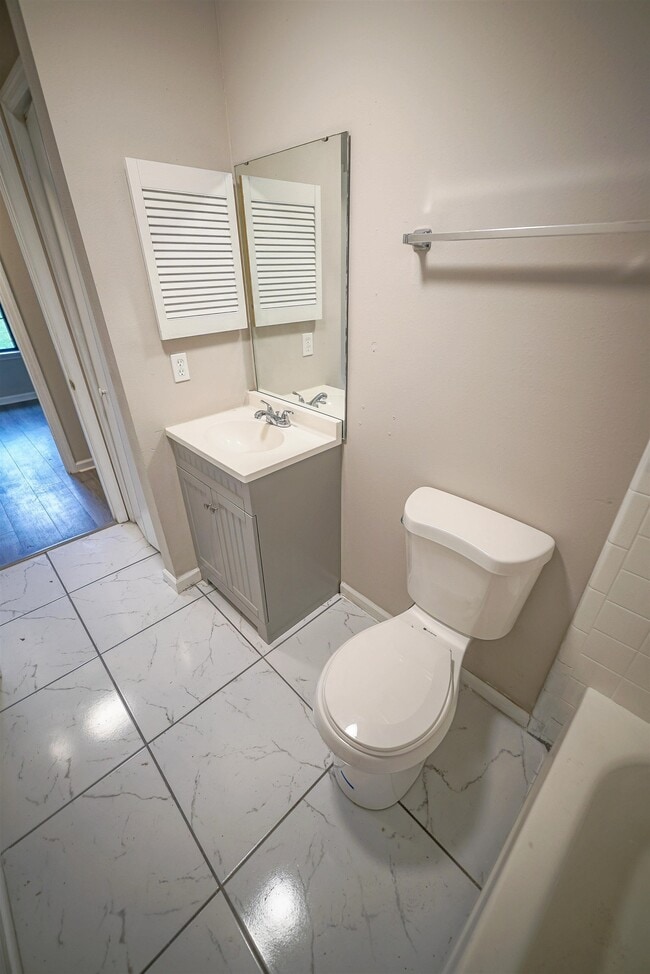 Building Photo - 8407 Lenova Ln