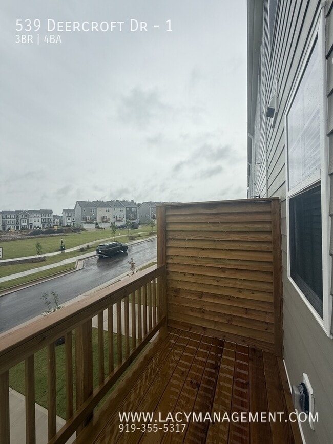 Building Photo - 539 Deercroft Dr
