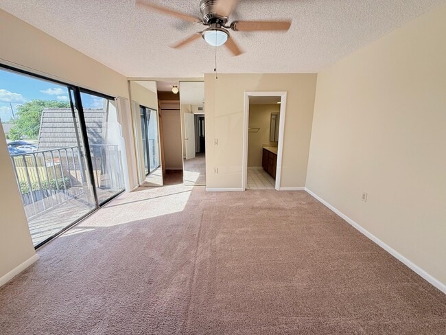 Building Photo - 810 8th Way