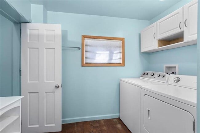 Building Photo - 3-Bedroom Home in Carrick on Private Street