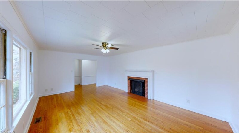 Building Photo - 1441 Sunset Ave
