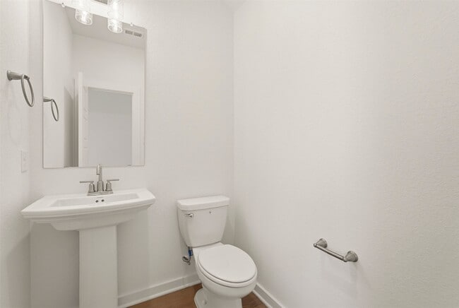 Building Photo - 32503 Midsummer Dr