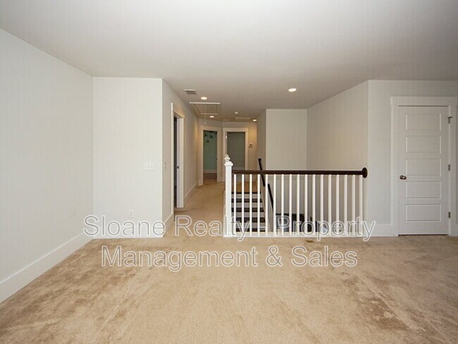 Building Photo - 2874 Stonestown Dr