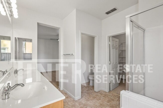 Building Photo - 7449 Thalia Ct