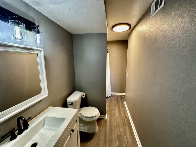 Building Photo - Available Now!  "Charming 2-Bed Condo in Golden, CO - Cozy Living!"