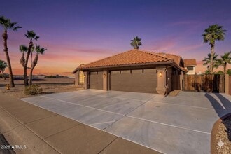 Building Photo - 16847 S 29th Way
