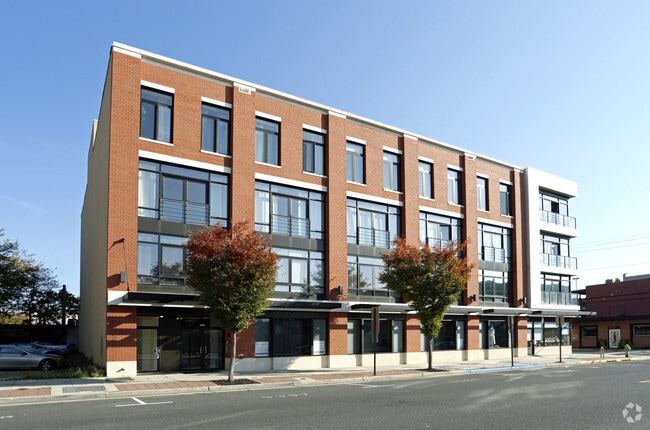 Building Photo - The Mercury