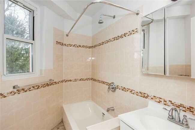 Building Photo - 69 Harney Rd