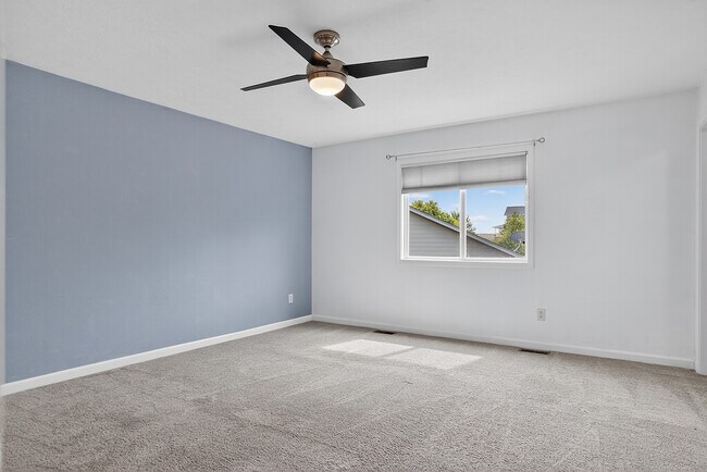 Building Photo - 401 Kahler Ct
