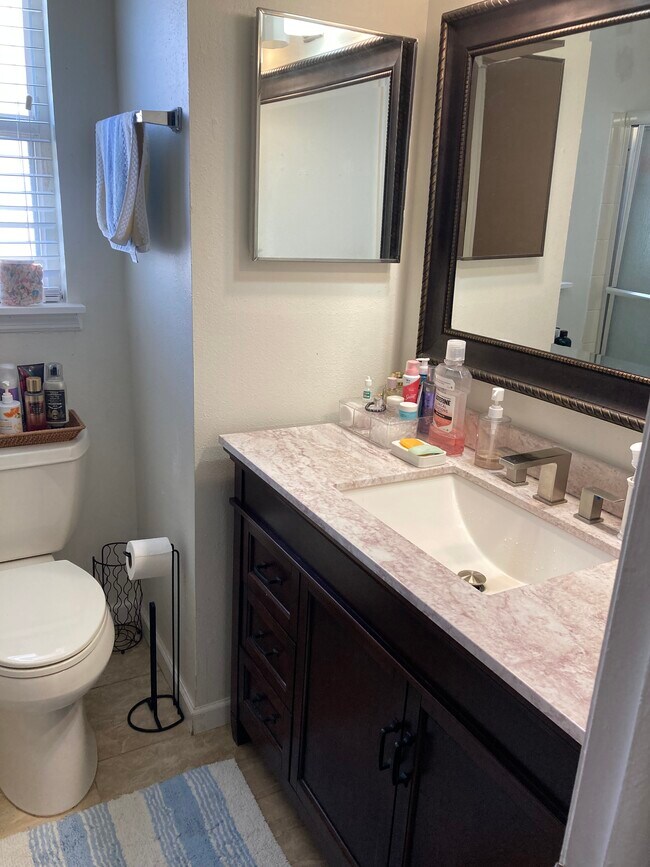 Building Photo - 7618 Colonial Ct