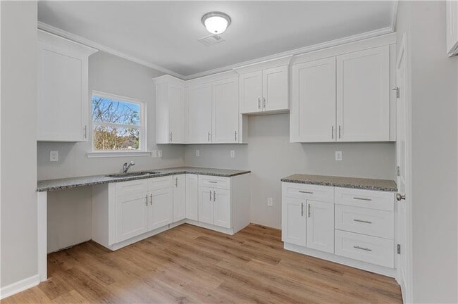 Building Photo - 2832 Laurel Ridge Cir