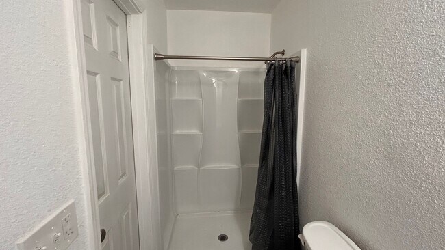 Building Photo - 1337 W Orangeburg Ave