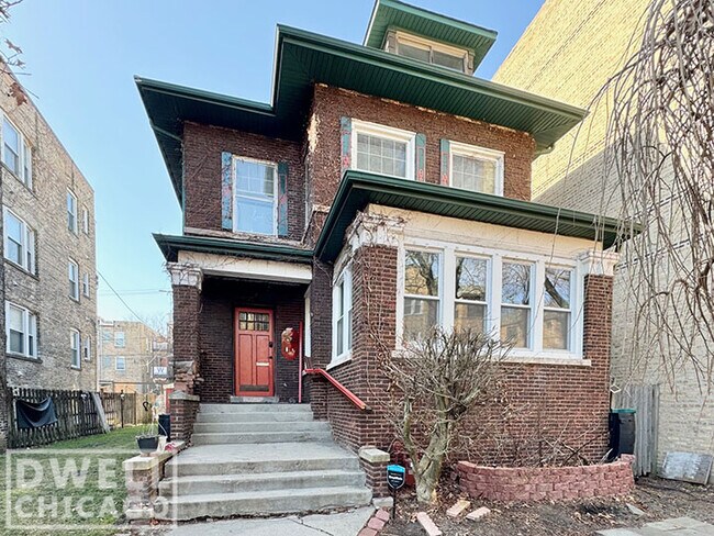 Building Photo - 7626 N Greenview Ave
