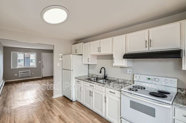 Building Photo - 4260 W 70th Pl
