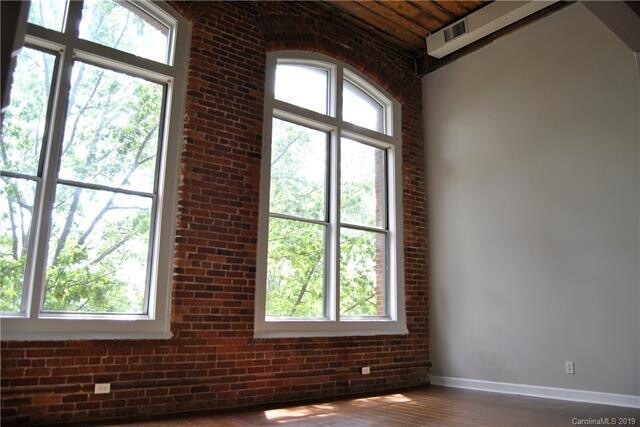 Building Photo - 201 S Hoskins Rd