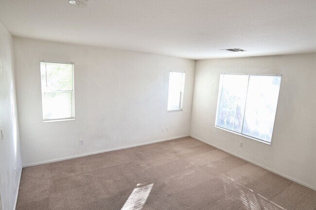 Building Photo - Single Family Home in Gated Community