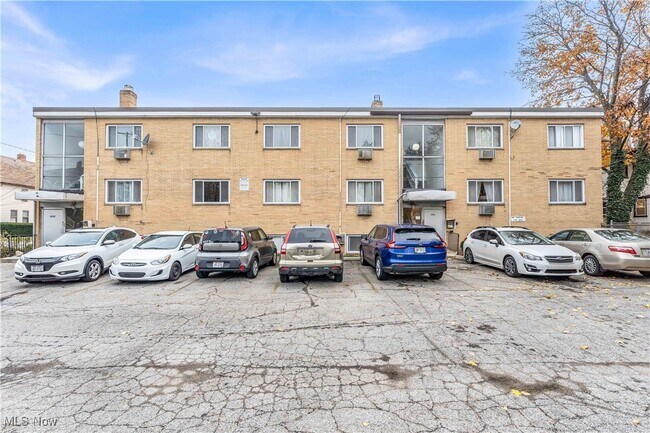 Primary Photo - 1415 Wyandotte Ave