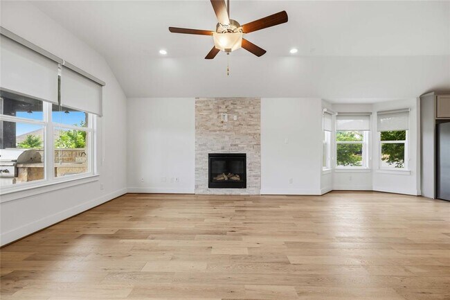 Building Photo - 401 Sitlington Ln