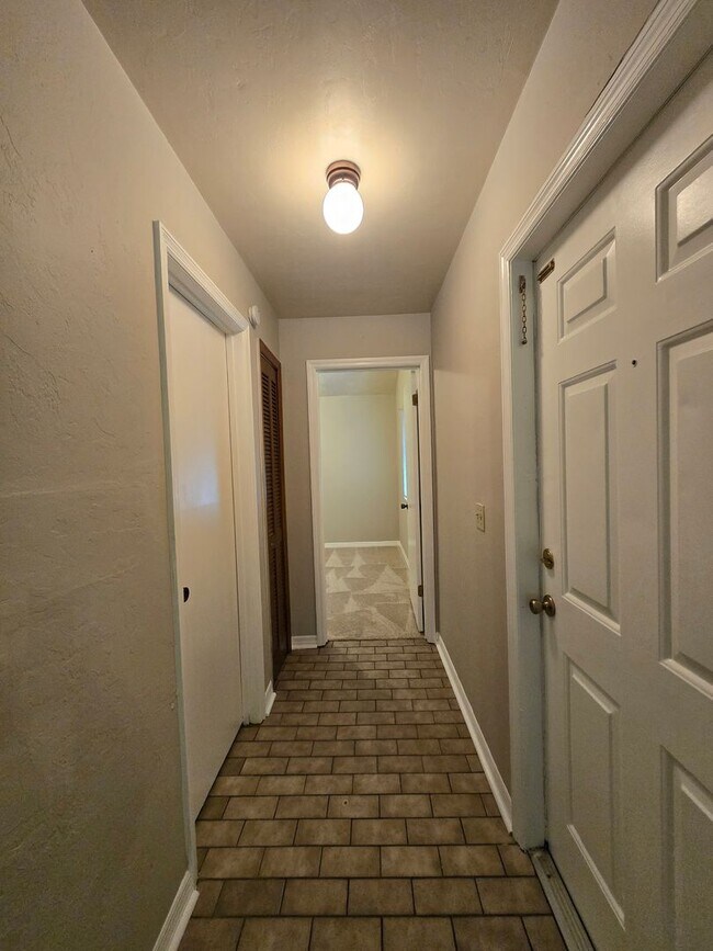 Building Photo - Rockwood Villas – 2BR/2BA Townhouse