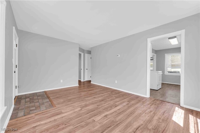 Building Photo - 13400 Sprecher Ave